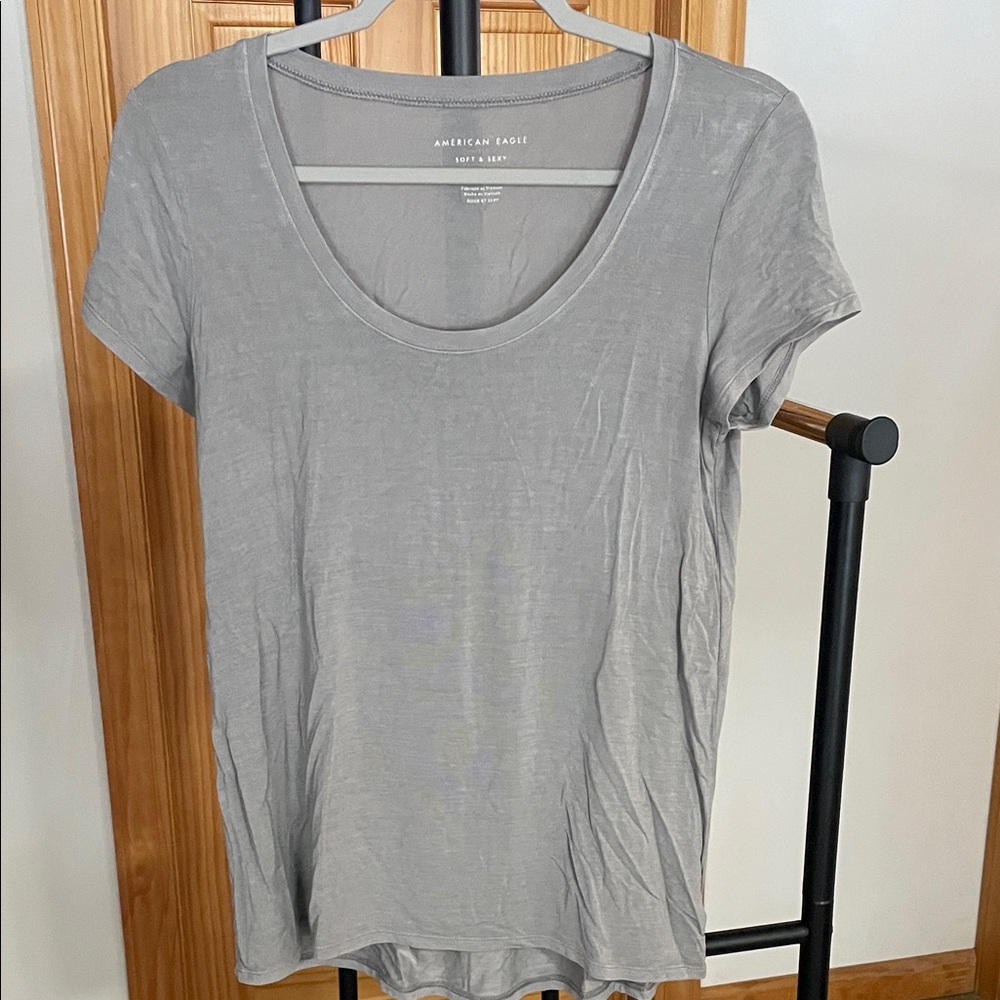 American Eagle Outfitters Women's Light Gray Tee